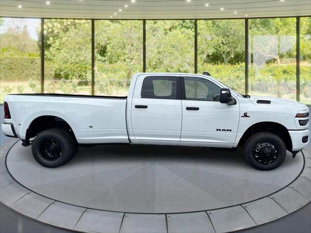 2026 RAM 3500 RAM 3500 BIG HORN CREW CAB 4X4 8 BOX
