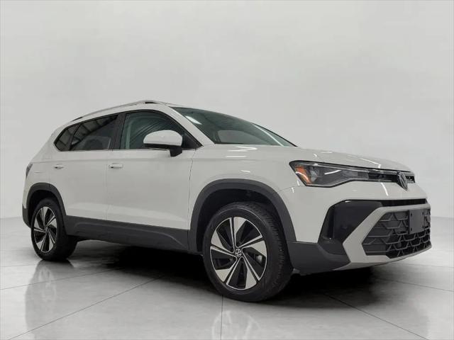 2025 Volkswagen Taos 1.5T SE for sale in Green Bay, WI