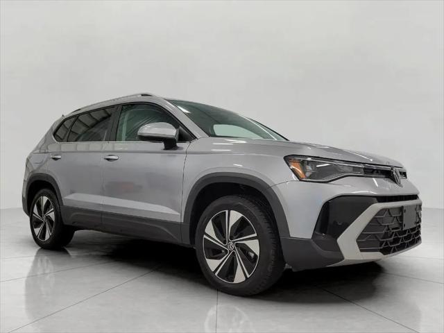 2025 Volkswagen Taos 1.5T SE for sale in Green Bay, WI