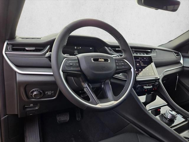 2026 Jeep Grand Cherokee Laredo 4x2