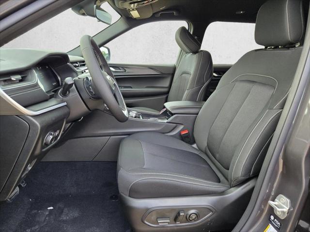 2026 Jeep Grand Cherokee Laredo 4x2