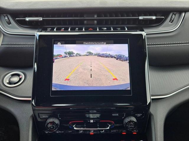 2026 Jeep Grand Cherokee Laredo 4x2