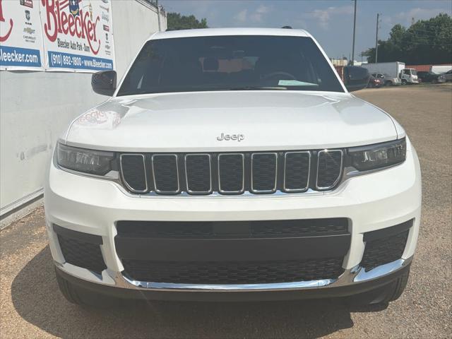 2026 Jeep Grand Cherokee Laredo 4x2