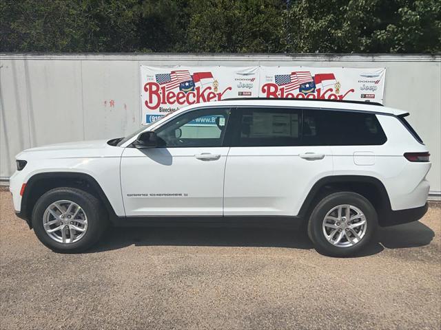 2026 Jeep Grand Cherokee Laredo 4x2