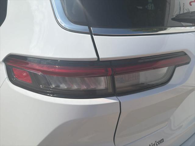 2026 Jeep Grand Cherokee Laredo 4x2