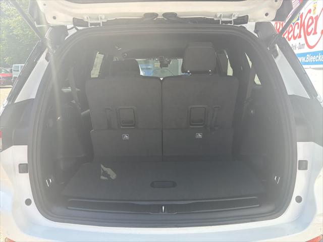 2026 Jeep Grand Cherokee Laredo 4x2