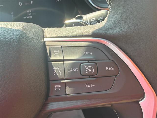 2026 Jeep Grand Cherokee Laredo 4x2
