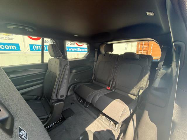 2026 Jeep Grand Cherokee Laredo 4x2