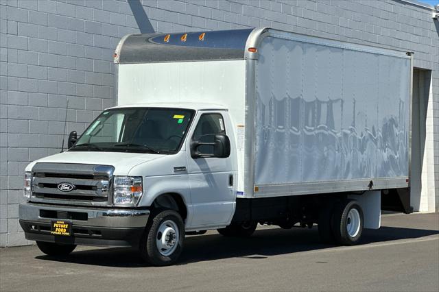 2027 Ford E-Series Cutaway Base