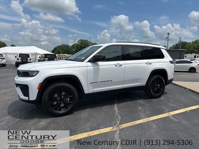 2026 Jeep Grand Cherokee Altitude 4x4 for sale in Paola, KS