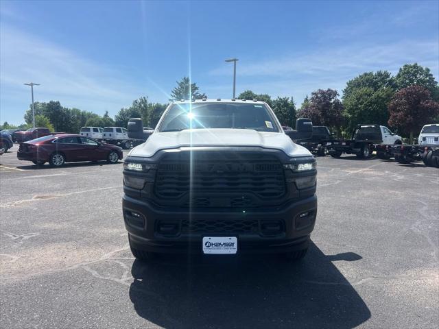 2026 RAM Ram 3500 RAM 3500 TRADESMAN REGULAR CAB 4X4 8 BOX