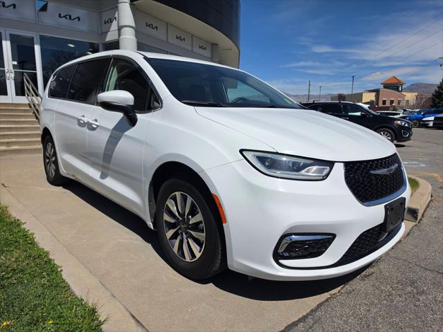 2023 Chrysler Pacifica Hybrid Touring L