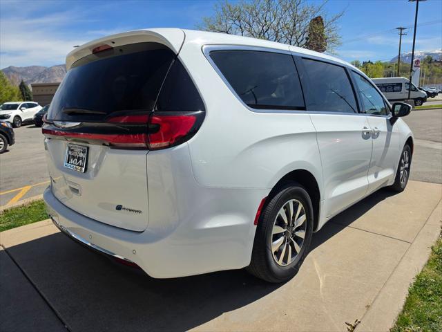2023 Chrysler Pacifica Hybrid Touring L