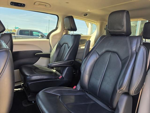 2023 Chrysler Pacifica Hybrid Touring L