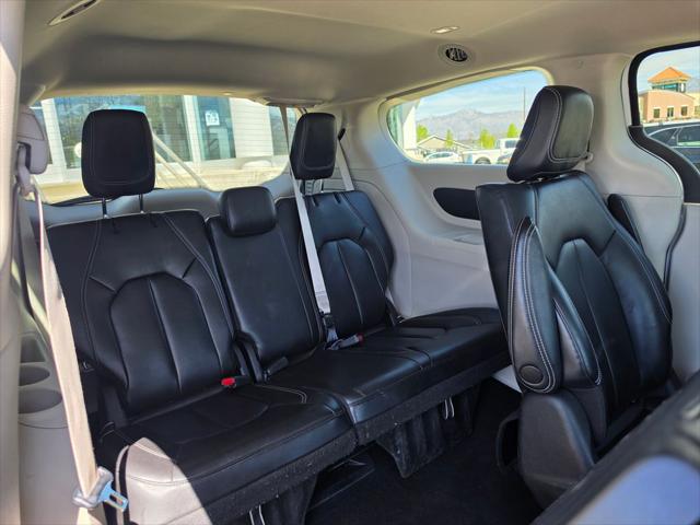 2023 Chrysler Pacifica Hybrid Touring L