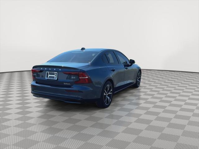 2023 Volvo S60 B5 Plus Dark Theme
