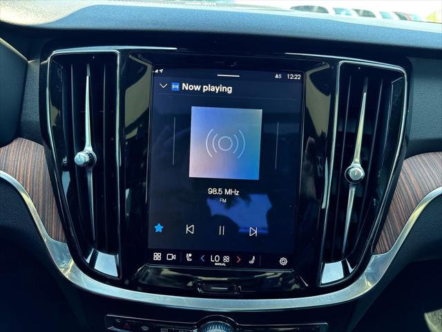 2023 Volvo S60 B5 Plus Dark Theme