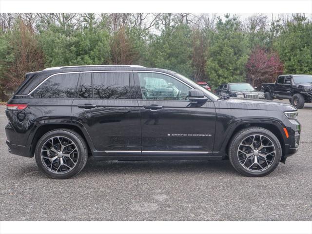 2022 Jeep Grand Cherokee Summit Reserve 4x4 2022 Jeep Grand Cherokee Summit Reserve 4x4