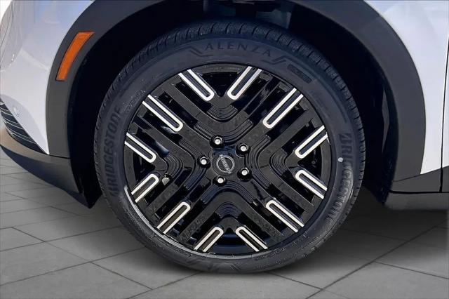 2026 Nissan LEAF PLATINUM+
