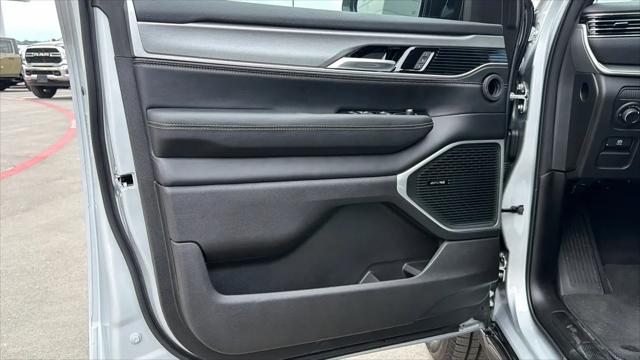 2026 Jeep Grand Wagoneer 4x2