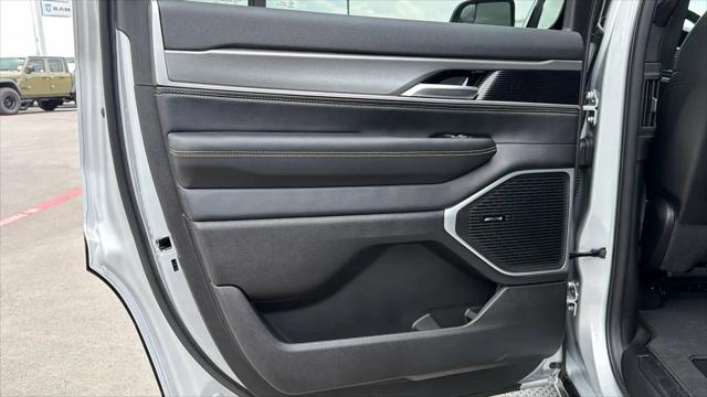 2026 Jeep Grand Wagoneer 4x2
