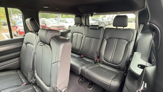 2026 Jeep Grand Wagoneer 4x2