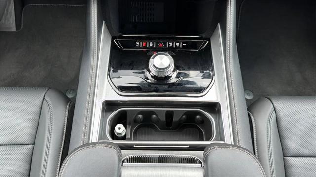 2026 Jeep Grand Wagoneer 4x2