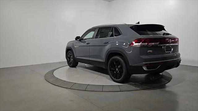 2026 Volkswagen Atlas Cross Sport SE with Technology