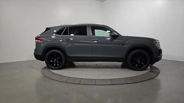 2026 Volkswagen Atlas Cross Sport SE with Technology