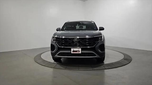 2026 Volkswagen Atlas Cross Sport SE with Technology