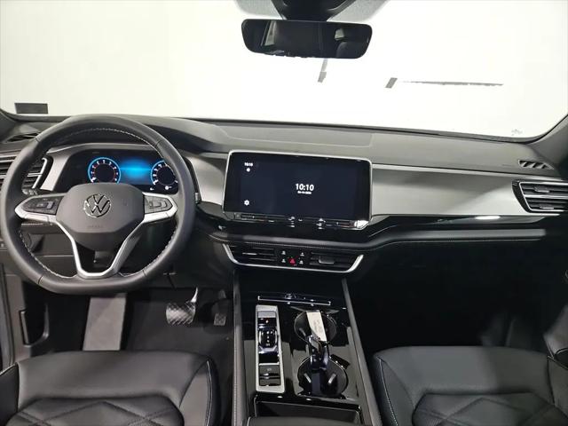 2026 Volkswagen Atlas Cross Sport SE with Technology