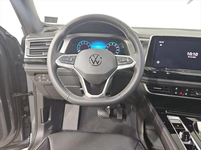 2026 Volkswagen Atlas Cross Sport SE with Technology