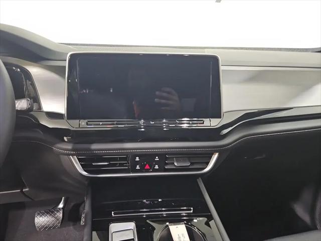 2026 Volkswagen Atlas Cross Sport SE with Technology