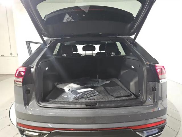 2026 Volkswagen Atlas Cross Sport SE with Technology
