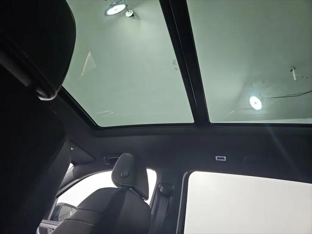 2026 Volkswagen Atlas Cross Sport SEL R-Line Black