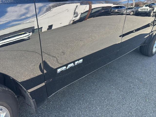 2024 RAM 1500 Big Horn Crew Cab 4x4 57 Box 2024 RAM 1500 Big Horn Crew Cab 4x4 57 Box