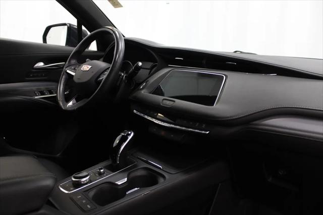 2023 Cadillac XT4 AWD Premium Luxury
