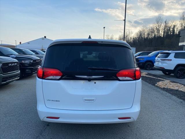 2023 Chrysler Voyager LX