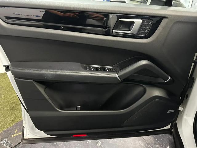 2022 Porsche Cayenne Cayenne