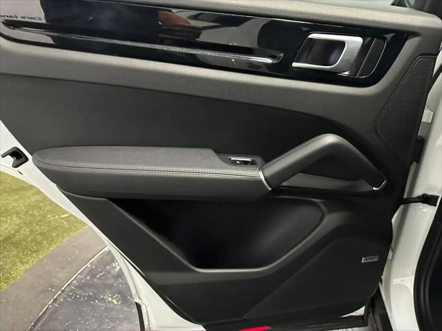2022 Porsche Cayenne Cayenne