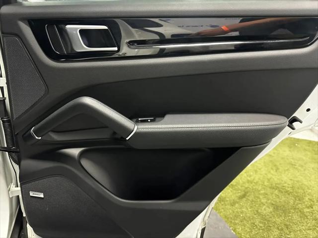 2022 Porsche Cayenne Cayenne