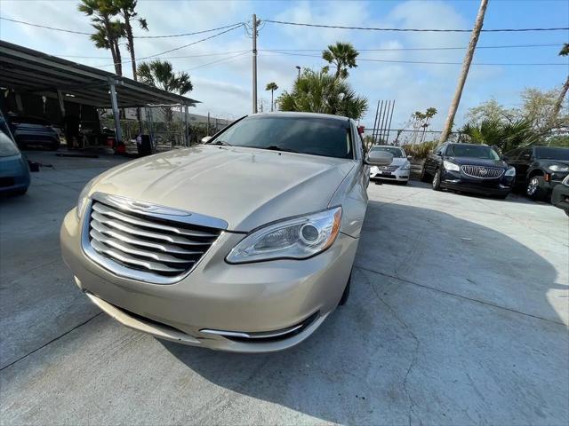 2013 Chrysler 200 Touring