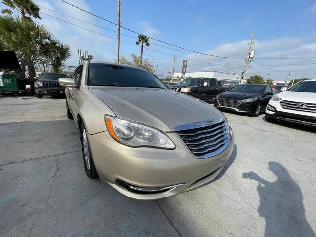 2013 Chrysler 200 Touring