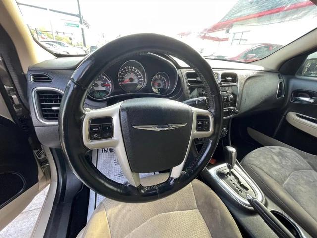2013 Chrysler 200 Touring