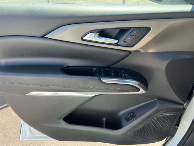 2025 Chevrolet Traverse AWD LT