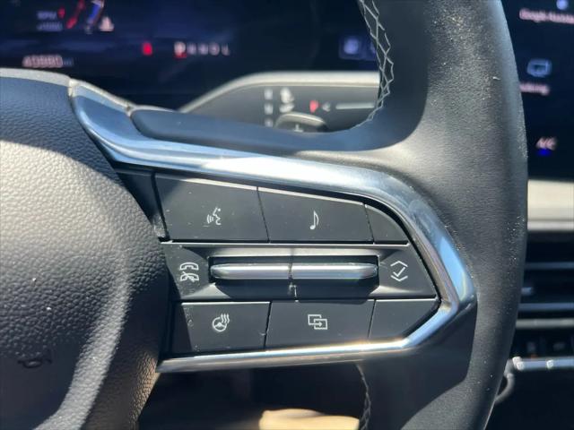 2025 Chevrolet Traverse AWD LT