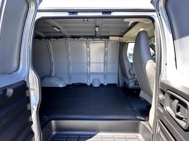 2026 GMC Savana Cargo 2500 Regular Wheelbase, Work Van, RWD