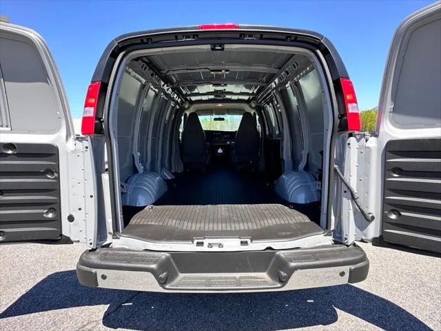 2026 GMC Savana Cargo 2500 Regular Wheelbase, Work Van, RWD