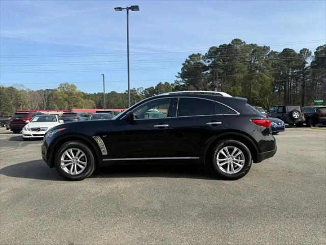 2017 INFINITI QX70 Standard