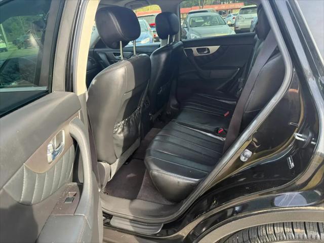 2017 INFINITI QX70 Standard